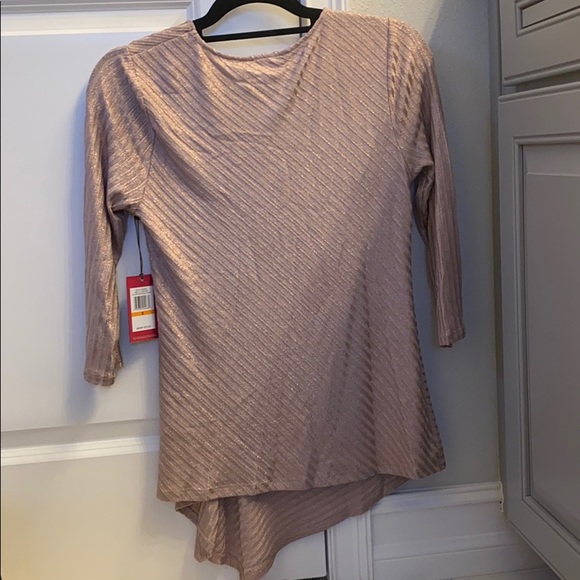 NWT Vince Camuto Rose Taupe Asymmetrical Top - Picture 5 of 7